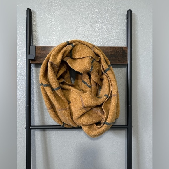 Girly Kanna Knit Striped Infinity Scarf. - Picture 2 of 4